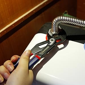 WORKPRO Pince Multiprise Réglable Serrage Rapide Jeu De 2 Pièces 200 Et 250 Mm 18 data-src=https://m.media-amazon.com/images/S/aplus-seller-content-images-us-east-1/A13V1IB3VIYZZH/A1H05RYQWRY6GC/B01FQPCQ9Q/VXD0JlfuScGg._UX300_TTW__.jpg