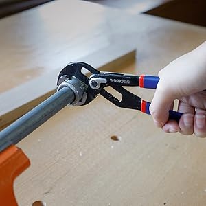 WORKPRO Pince Multiprise Réglable Serrage Rapide Jeu De 2 Pièces 200 Et 250 Mm 17 data-src=https://m.media-amazon.com/images/S/aplus-seller-content-images-us-east-1/A13V1IB3VIYZZH/A1H05RYQWRY6GC/B01FQPCQ9Q/dJ330rBRuuf._UX300_TTW__.jpg