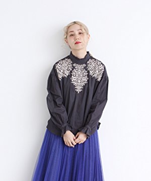 note et silence - cardo fabrica / ローン袖 刺繍ギャザーブラウス黒 note et silence - cardo fabrica / ローン袖 刺繍ギャザー