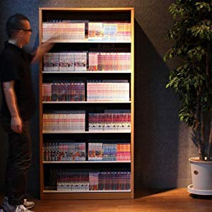 Amazon｜漫画1008冊 本棚 コミック 収納力3倍のひな壇式 (幅89cm