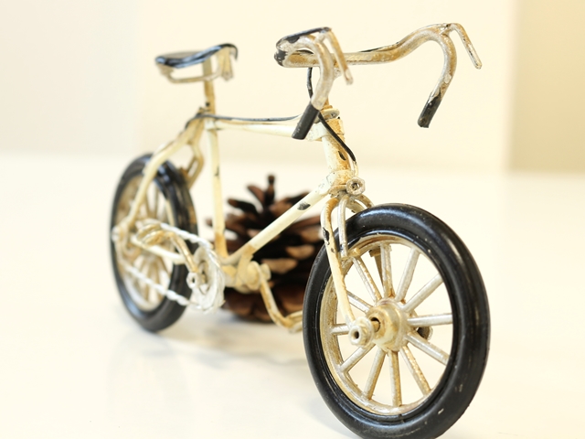 Amazon｜ノスタルジックデコレーション 自転車ミニチュア ロードバイク 