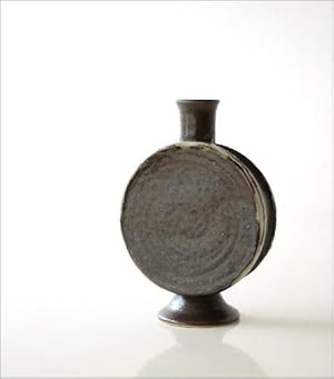 黒いフレア型陶器花瓶 楽天市場】陶器花器 花瓶 黒 ブラック 造花セット 無地 和風 日