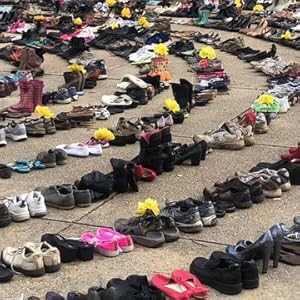 sports shoes for mens and girls