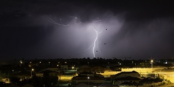 Lightning proof power strip