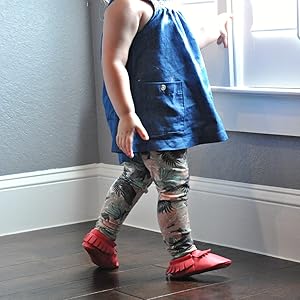 walker crawler crib shoes baby shoes moccasins toddlers young feet foot moccasins fringe fresh pick
