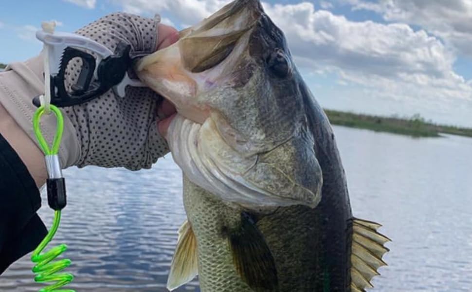 donkey leash, fish lanyard, bass fishing, kayak fishing