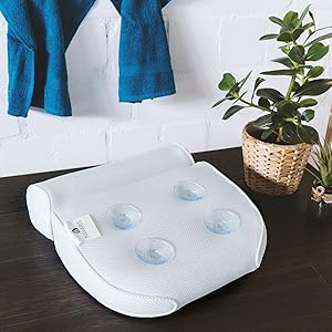 There are 4 strong suction cups to maintain its grip on your bathtub