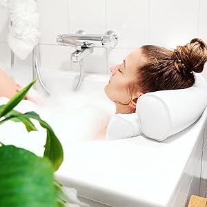 Relax in the bathtub with your neck supported by this pillow