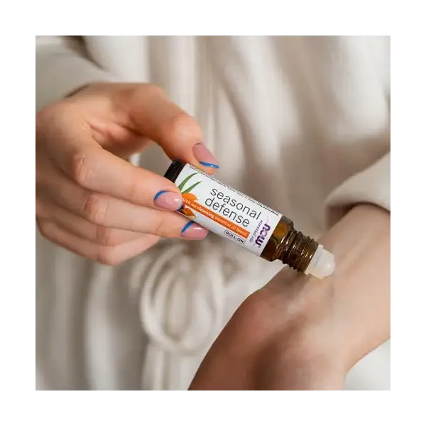 SEASONAL DEFENSE ESSENTIAL OIL ROLL-ON 5