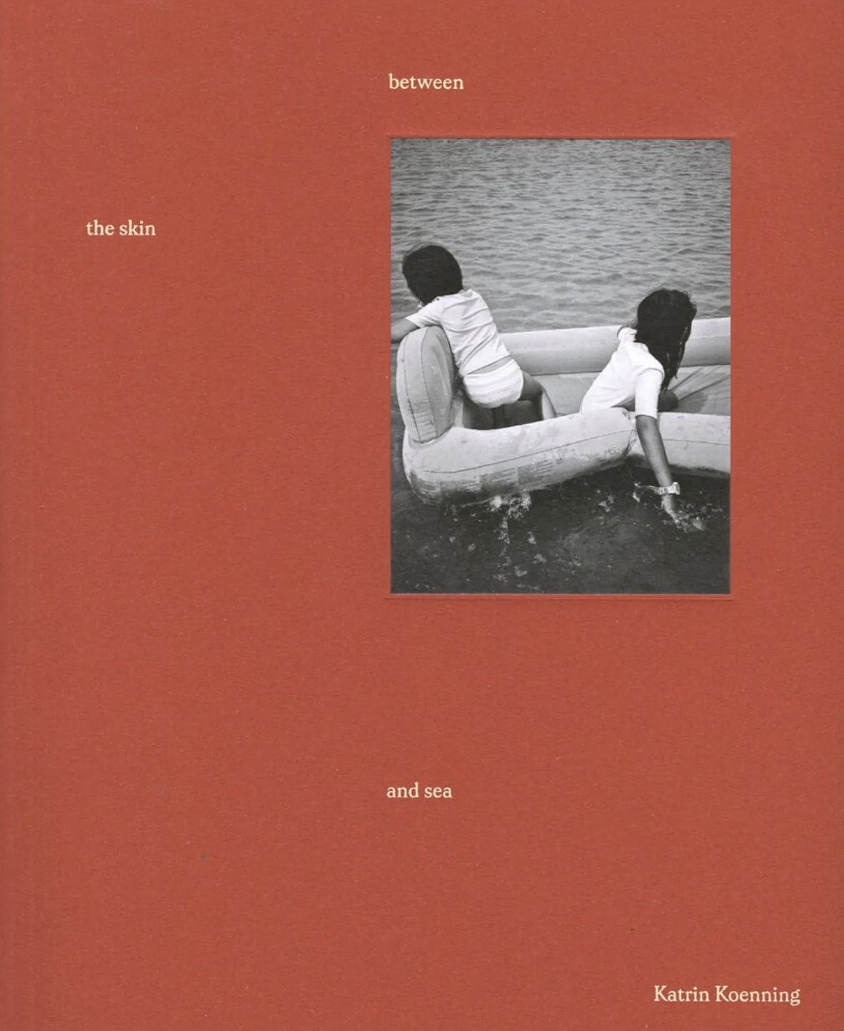 洋書 Katrin Koenning - between the skin Between the Skin and Sea by Katrin Koenning | Goodreads