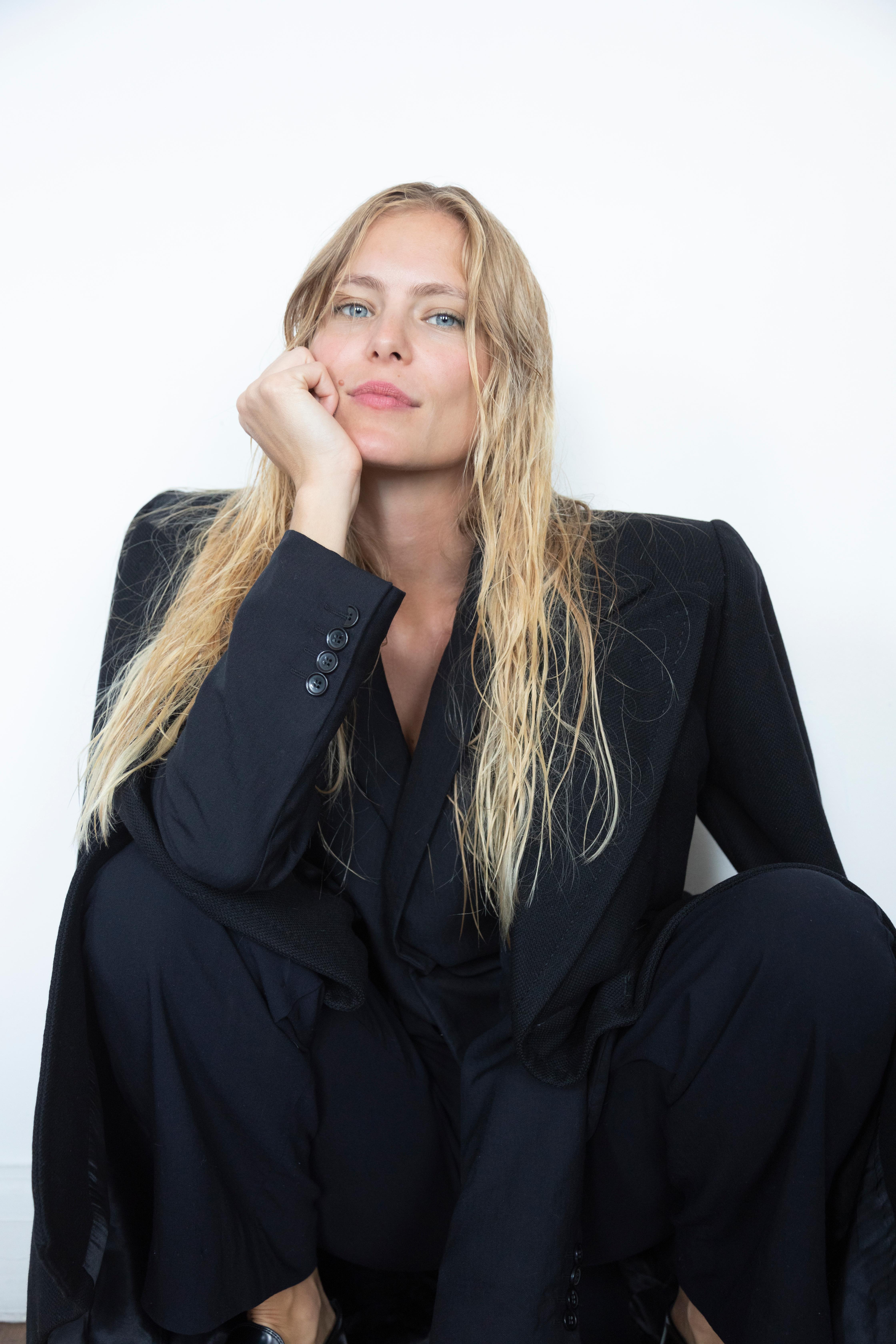 Ariel, aka Nastya porno Juda chiroyli yosh qiz bilan jinsiy aloqa porno