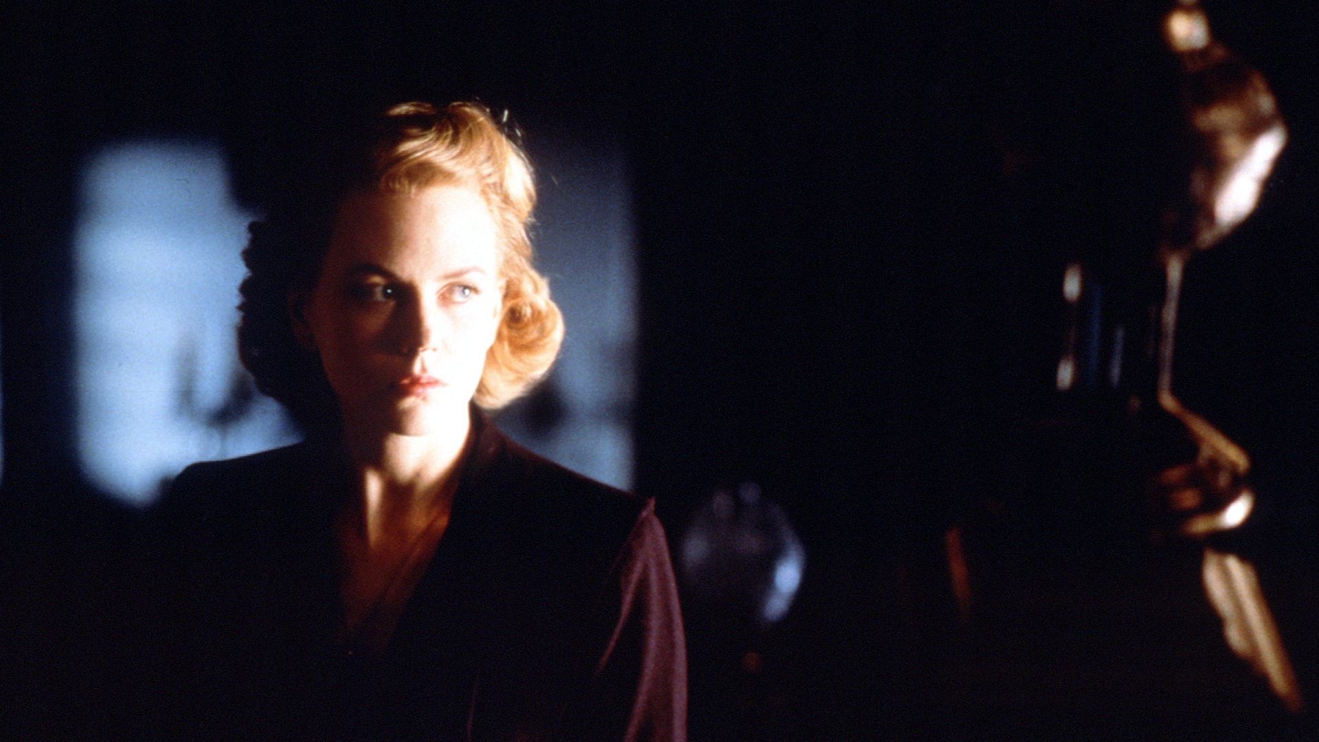 Amazon.co.jp: アザーズ (字幕版)を観る | Prime Video