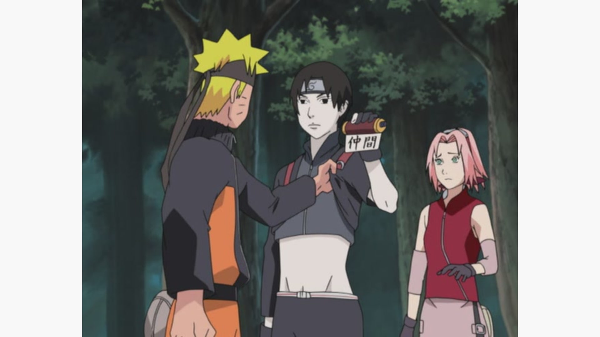 Yosh qizning ogziga suyuqlik kiradi