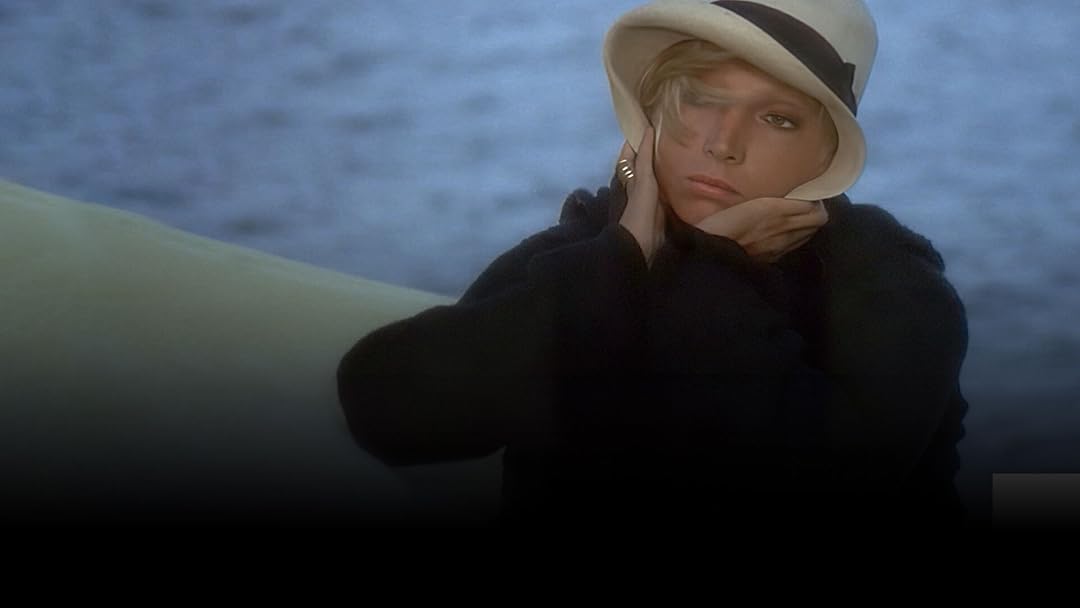 Travolti da un insolito destino nell'azzurro mare d'agosto