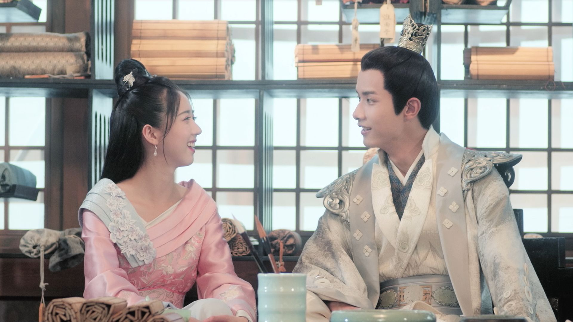 皇太子妃はシンデレラ～花嫁は可愛い盗賊！？～を観る | Prime Video