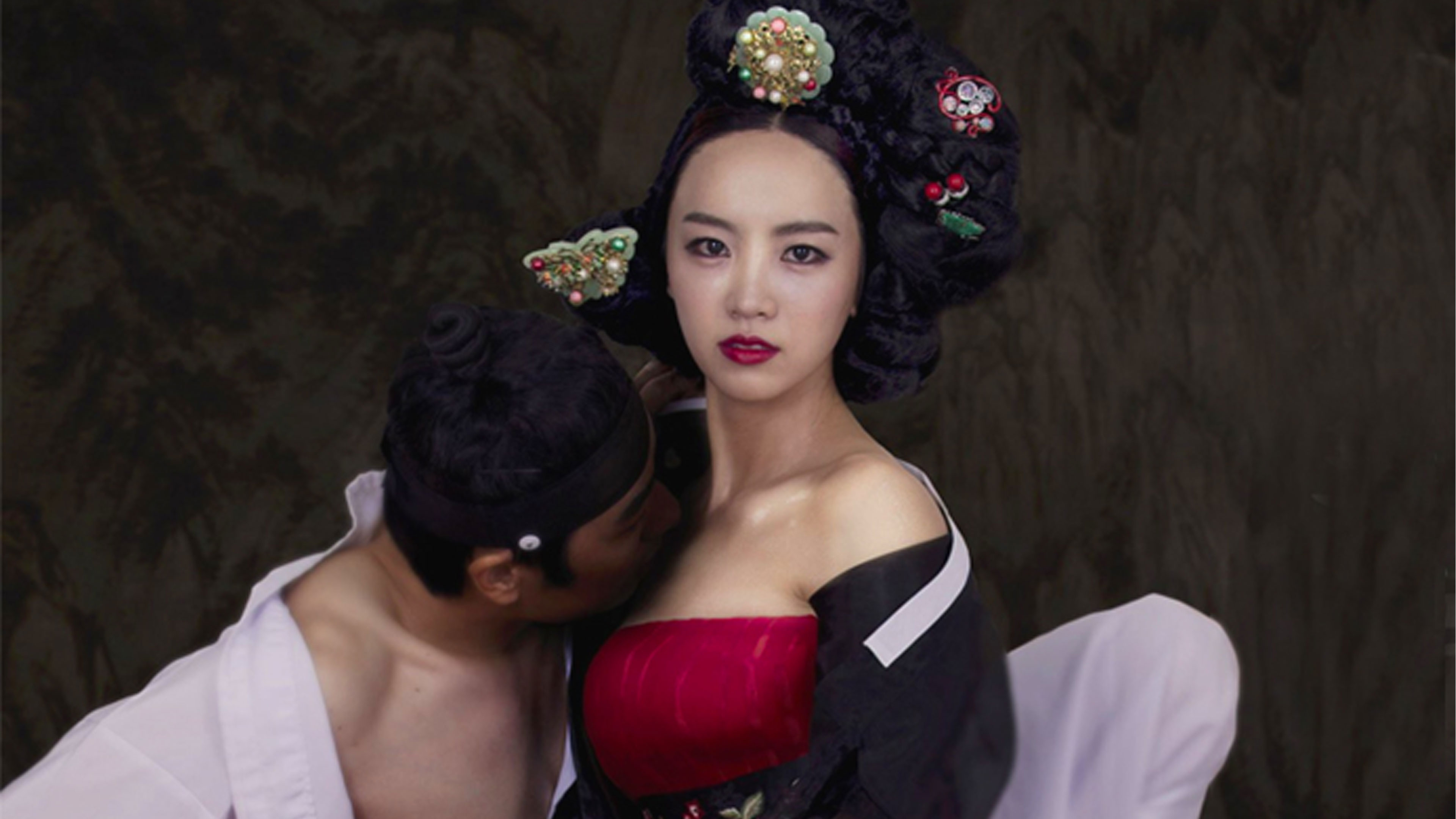 Qiz dostlar joyida porno