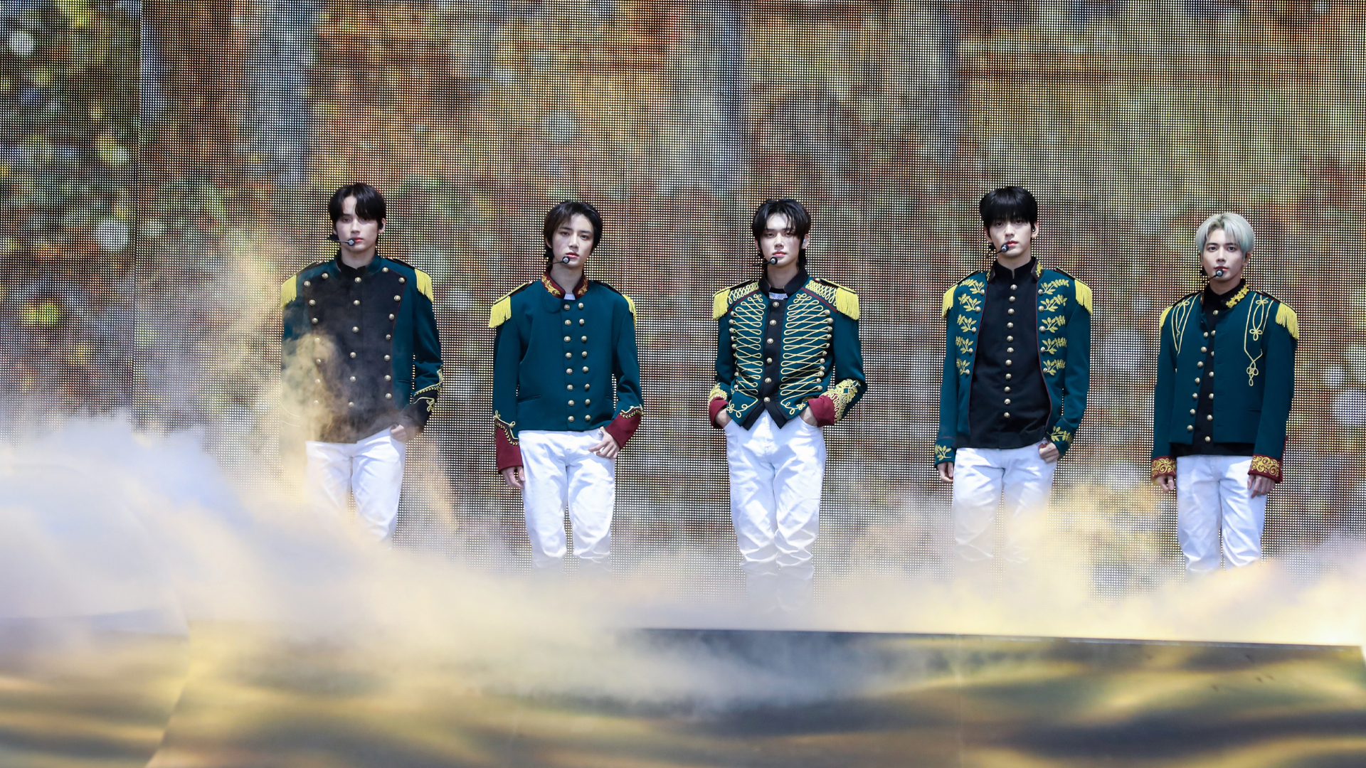 Prime Video: TOMORROW X TOGETHER ACT: SWEET MIRAGE in LA