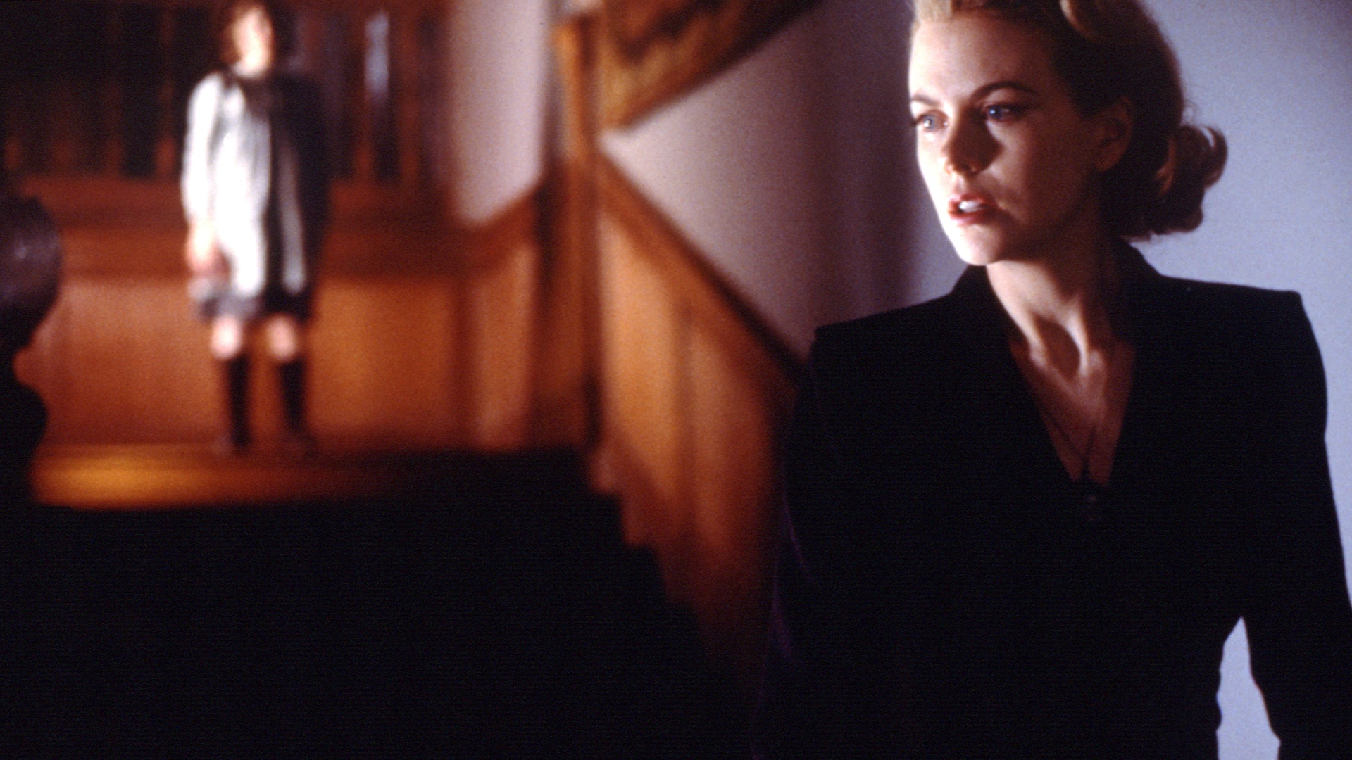 Amazon.co.jp: アザーズ (字幕版)を観る | Prime Video