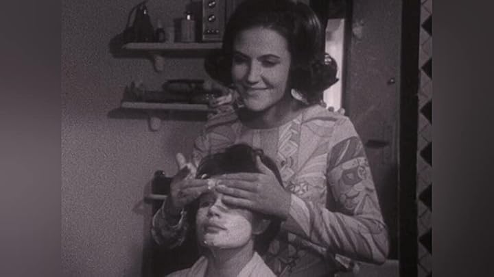 Prime Video Les Demoiselles de Suresnes Saison 1