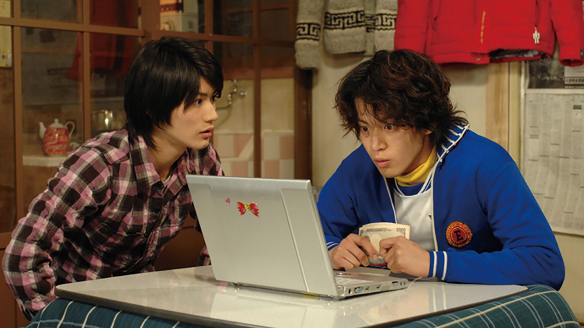 小栗旬・三浦春馬主演ボンビーメン貧乏男子DVD4枚組 Amazon.co.jp: ドラマ ボンビーメン 貧乏男子 DVD-BOX 小栗旬