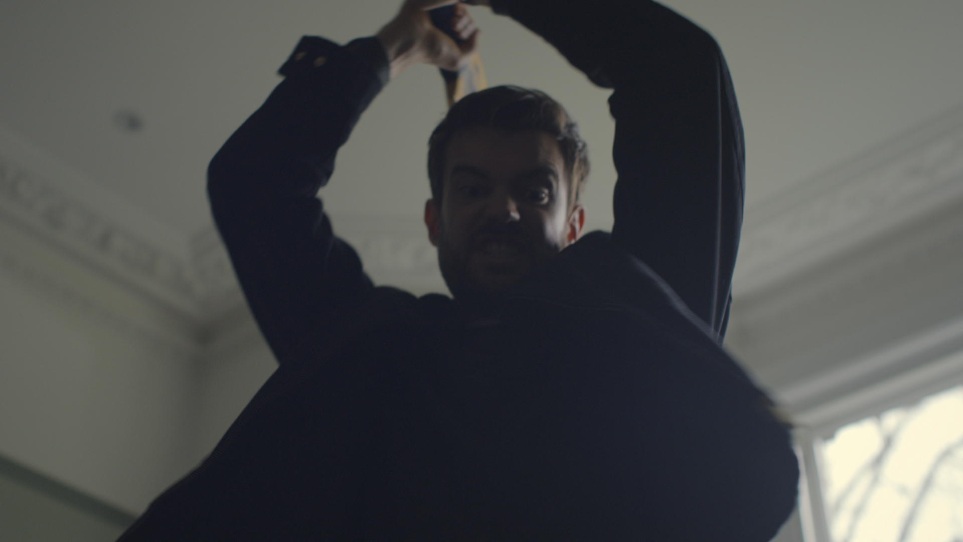 Perché siamo affascinati dall’intimità oscura