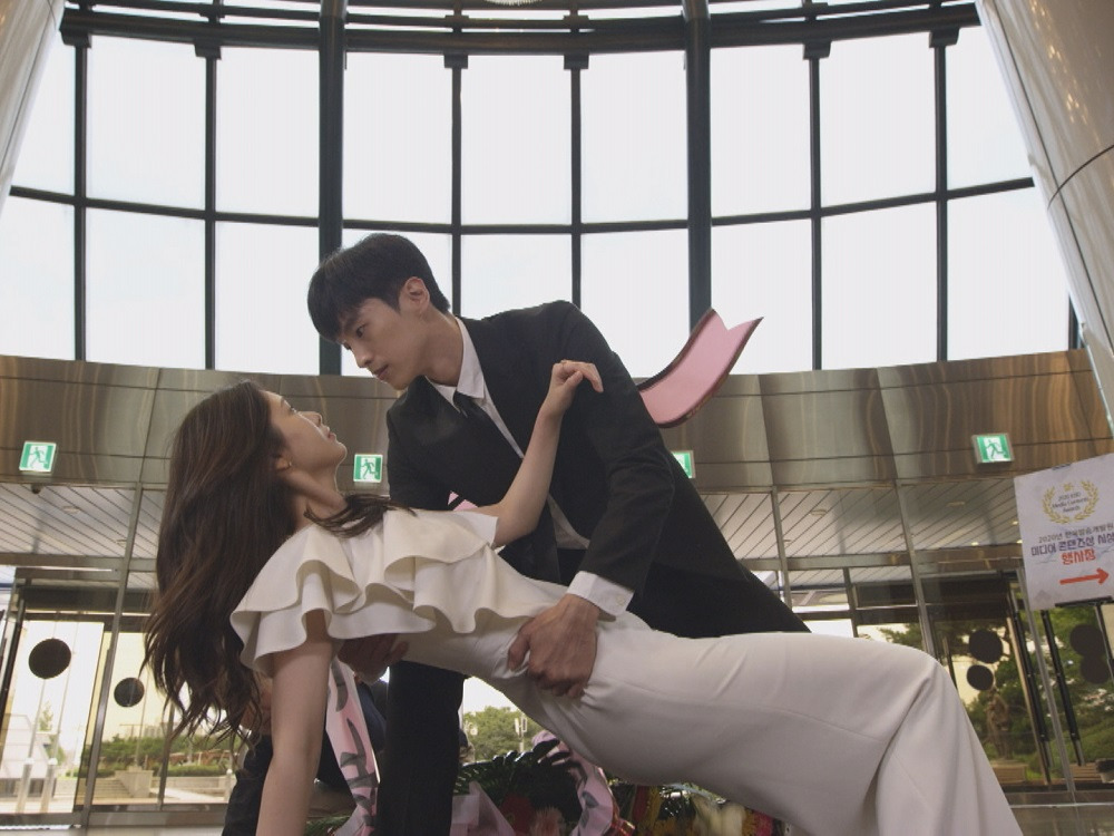 【韓国ドラマ】DVD『ピオラ花店の娘たち』(全話) レンタル落ち DVD ピオラ花店の娘たち DVD-BOX4 DVD ピオラ花店の娘たち