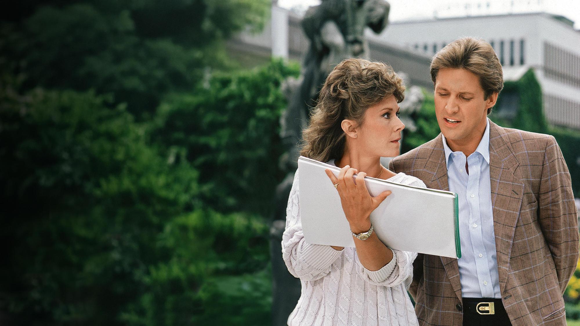 Watch Scarecrow And Mrs. King: The Complete Second Season