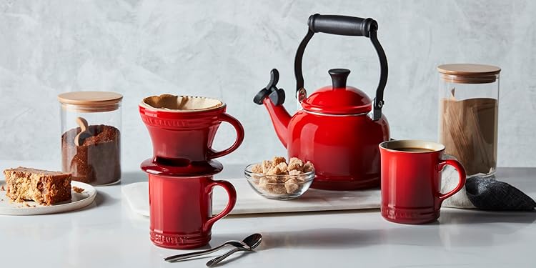 【新品未使用】LE CREUSET ケトル＆マグセットCHERRY 新品未使用】LE CREUSET ケトル＆マグセットCHERRY