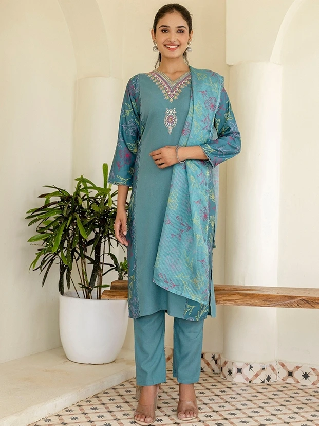 Women Blue Viscose Rayon Kurta set with Dupatta main image 1