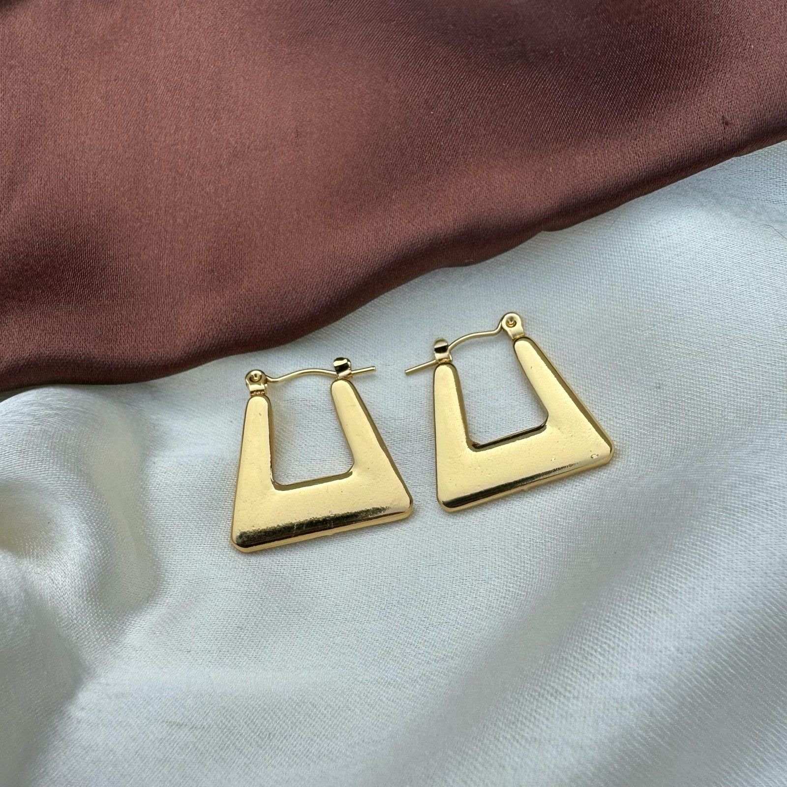 Hoops earrings