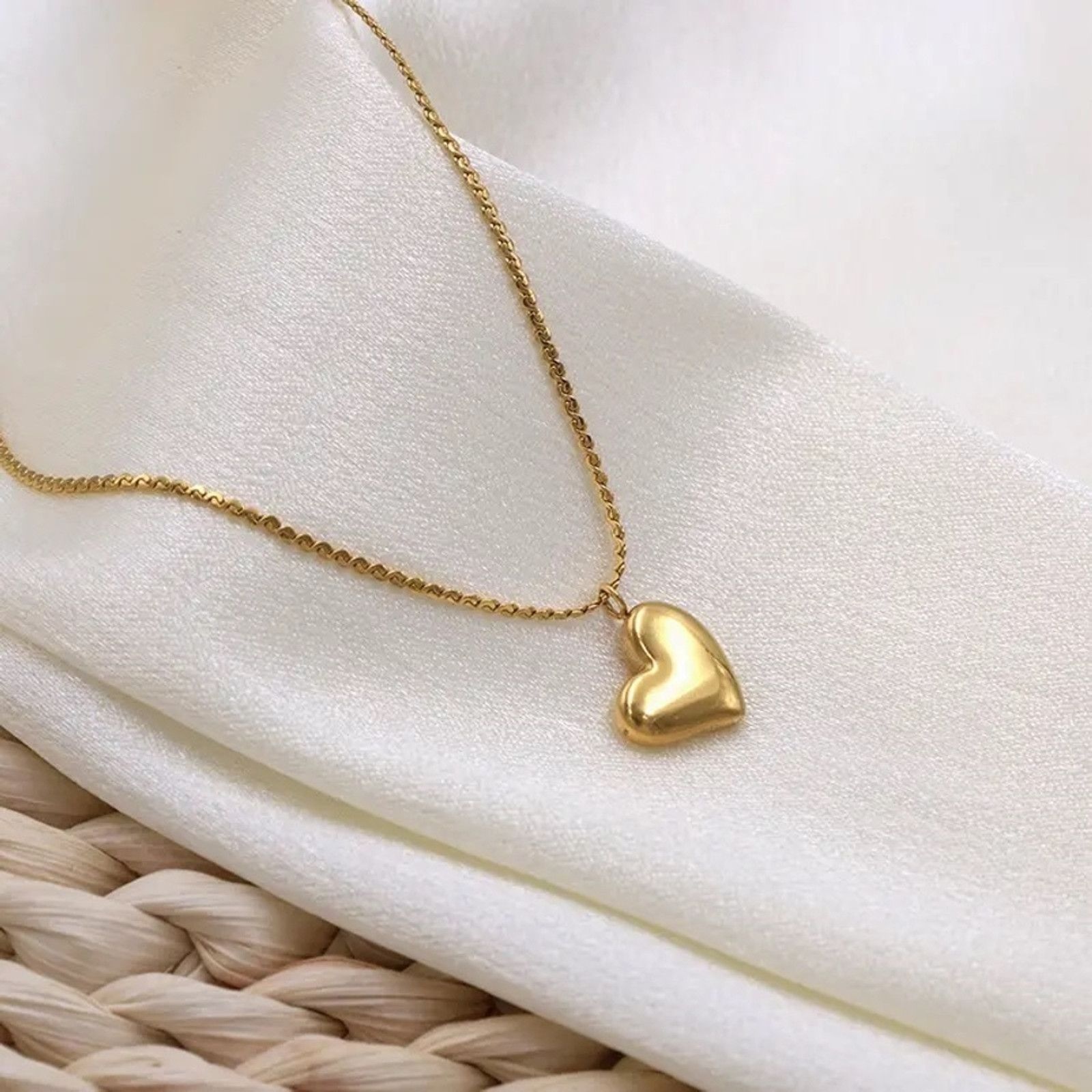 Pretty heart necklace