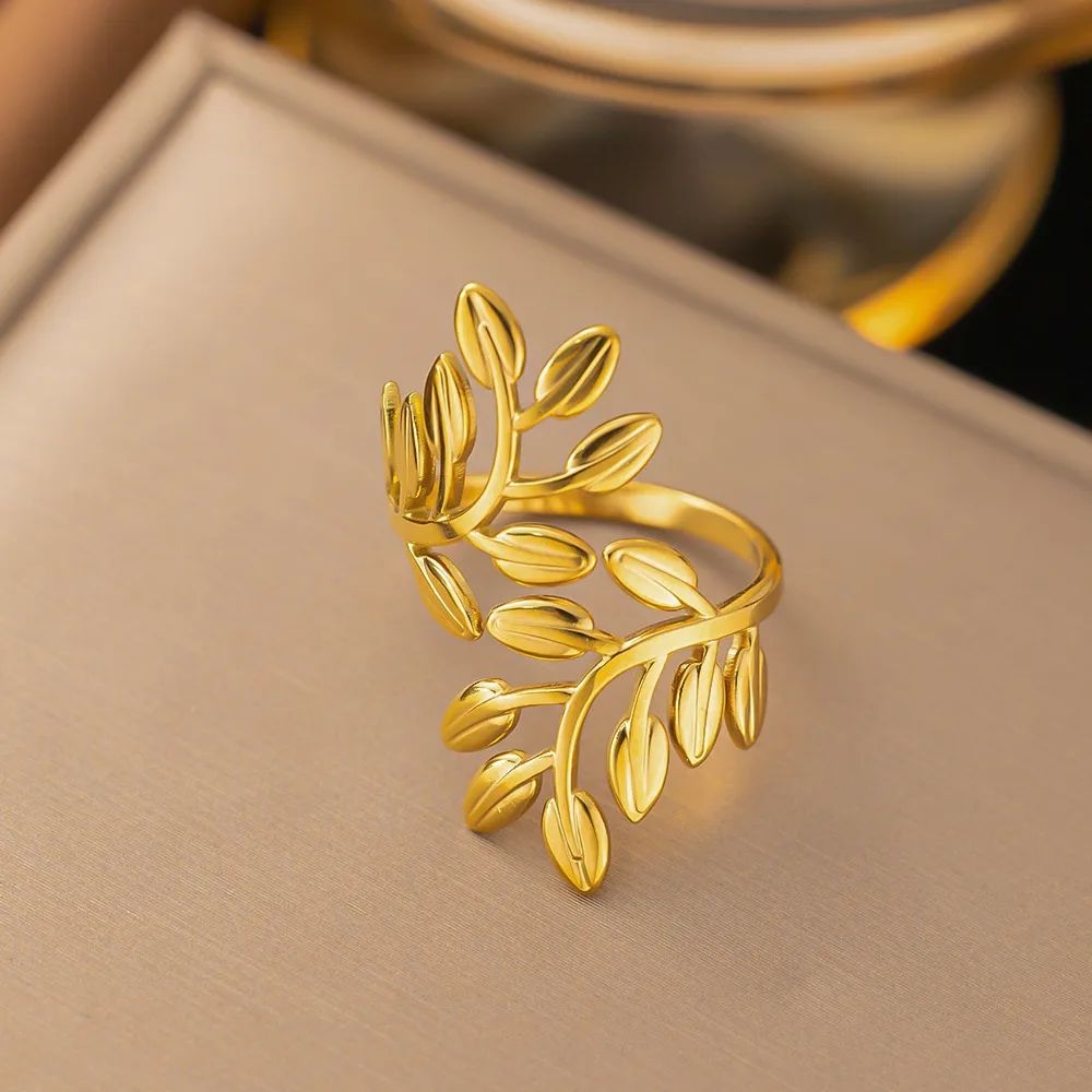 Curved leaves celestial ring