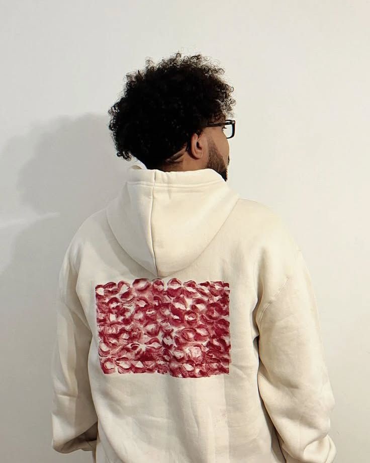 Buy Steal the show with the iconic kiss couple hoodie | vougeset