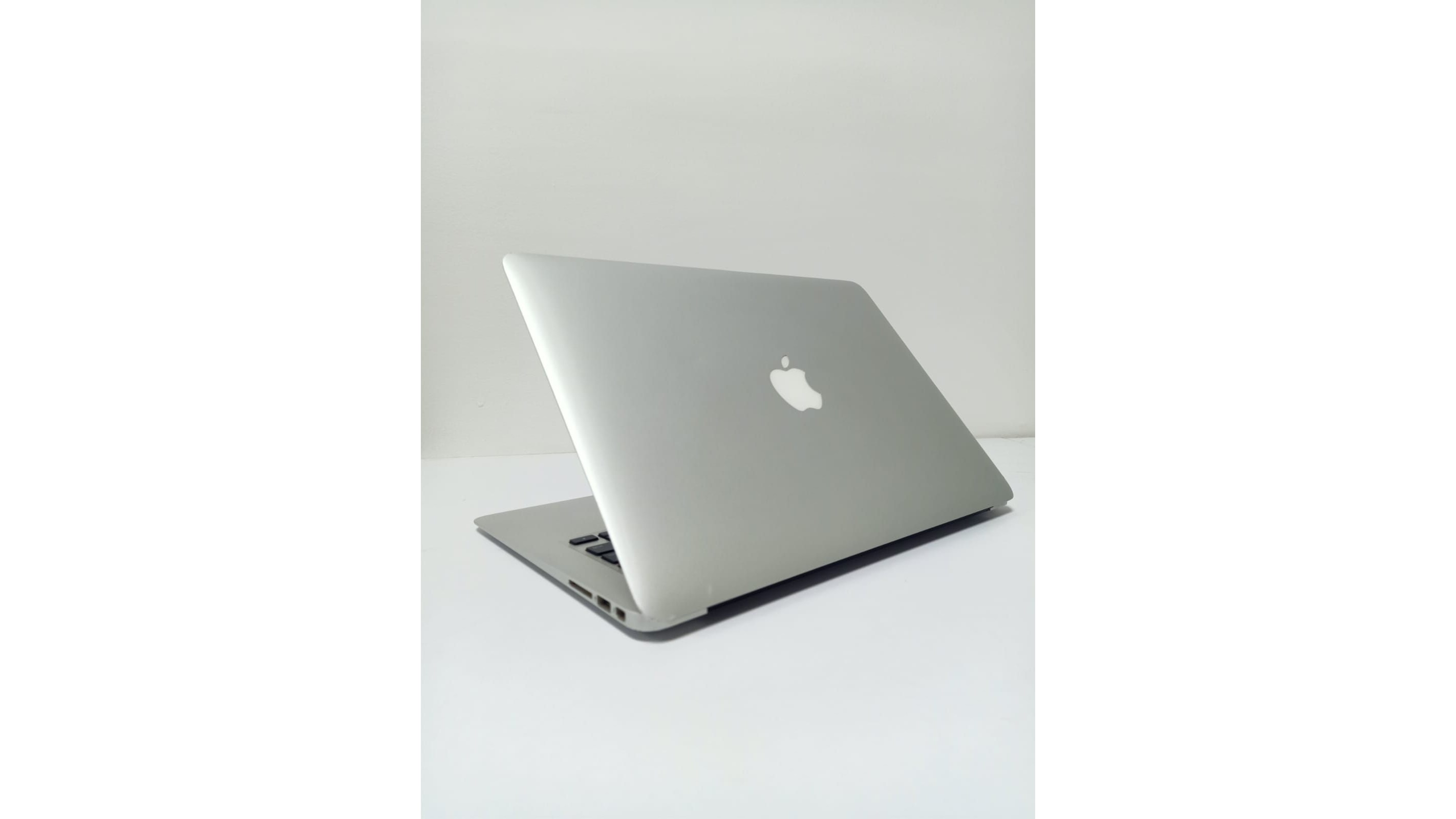 Buy MacBook Air - A1466(i5), 8GB Ram, 256GB SSD, Intel HD Graphics