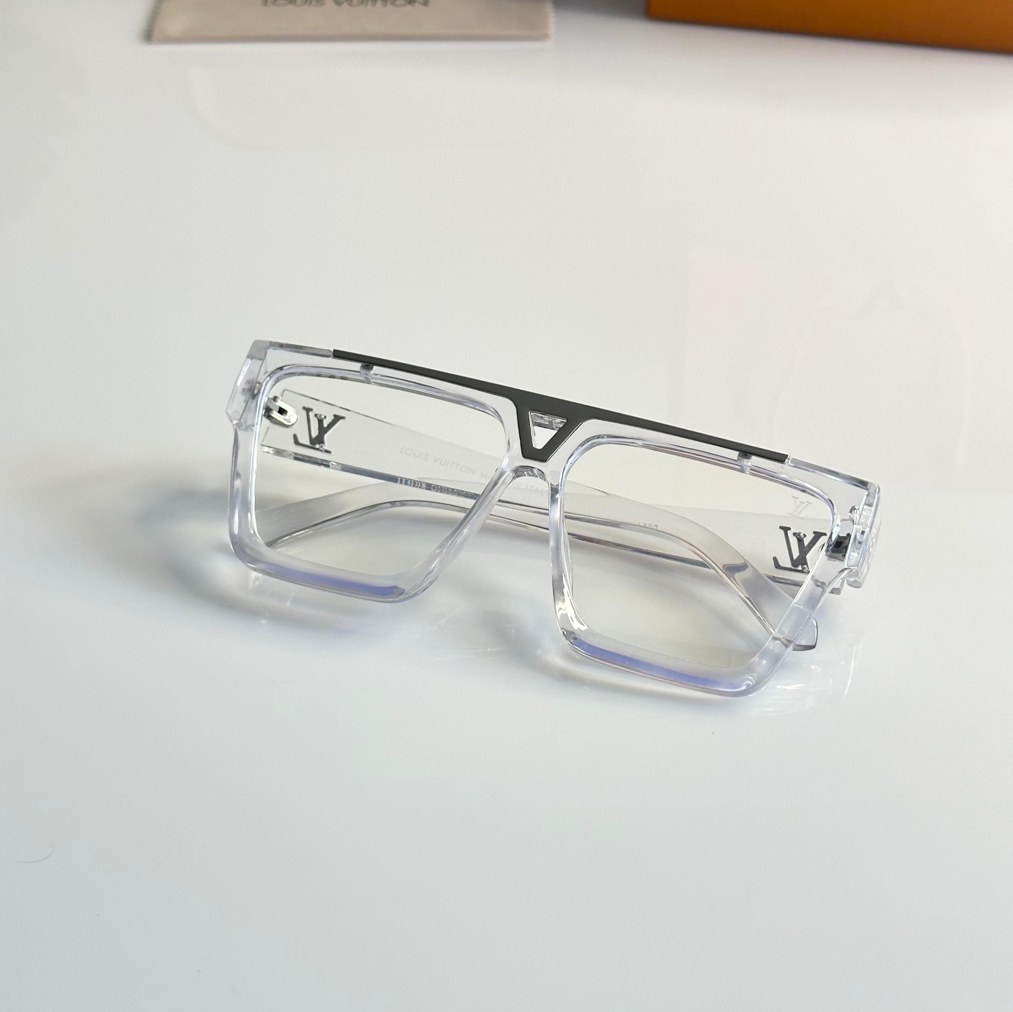 Buy Louis Vuitton 1502 | LuxSpotX